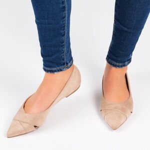 Journee Winslo Women's Pointed Flats in Taupe
